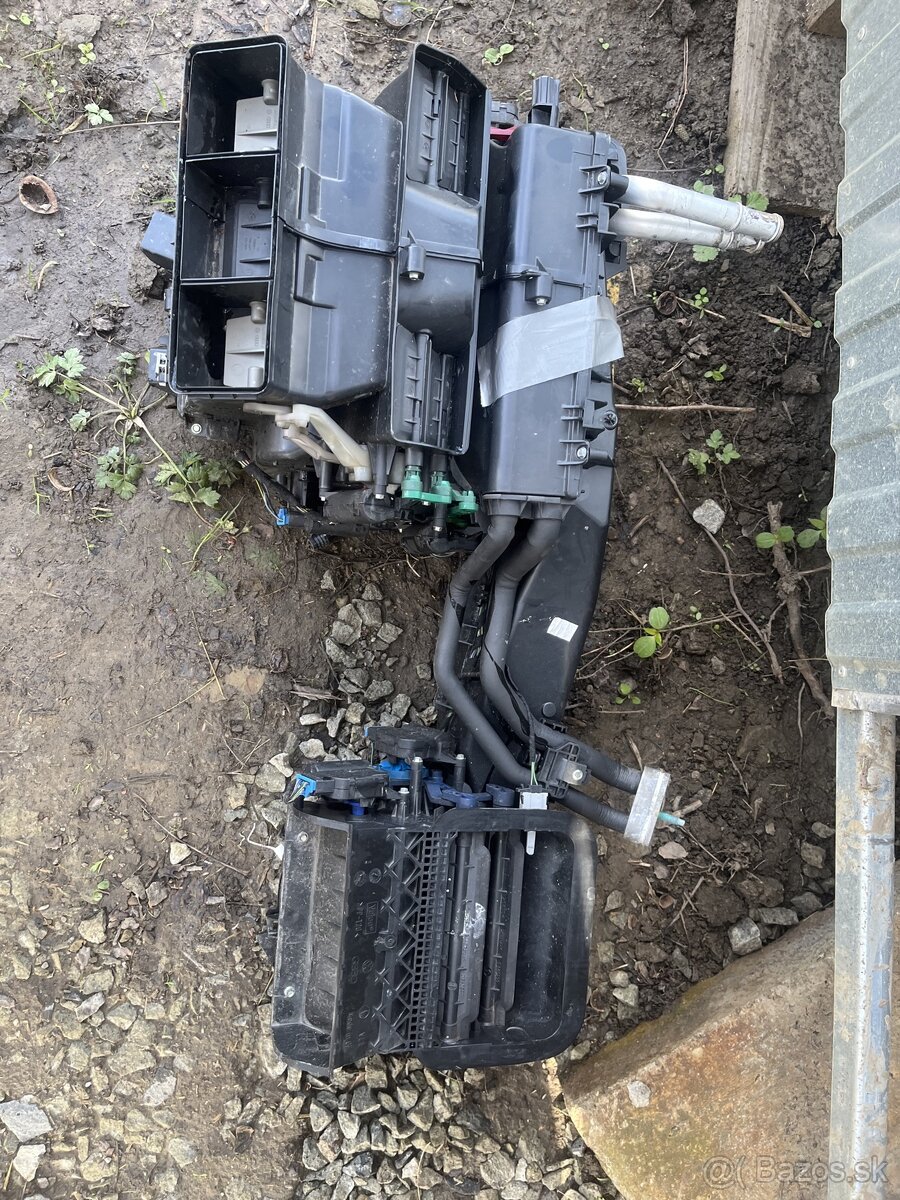 Rozpredám audi a4 b7 2.0tdi - 6