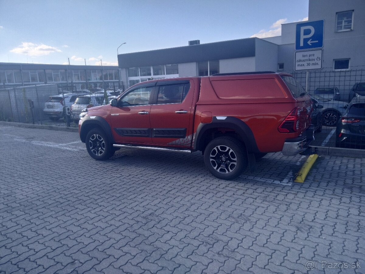 Toyota hilux 2.8 a/t koža dph - 6
