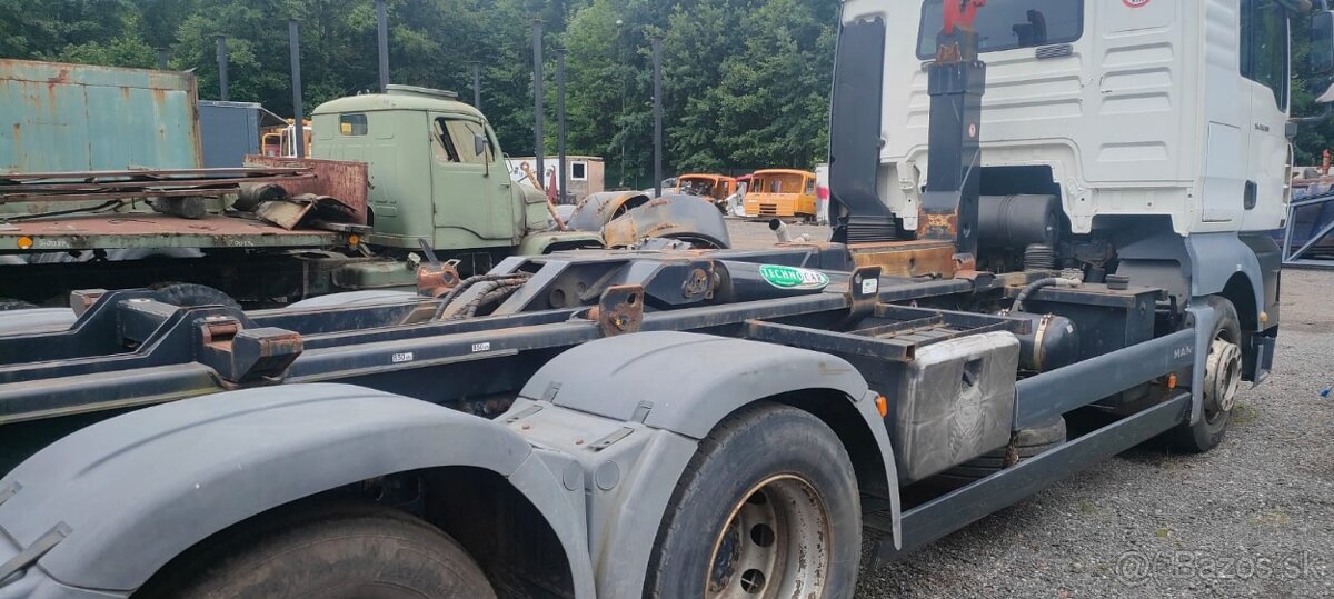 MAN TGA 26.390 6x2 hákový nosič - 6