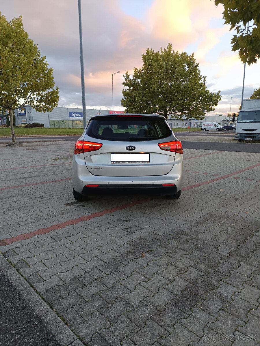 Na predaj KIA Cee´d SW - 6