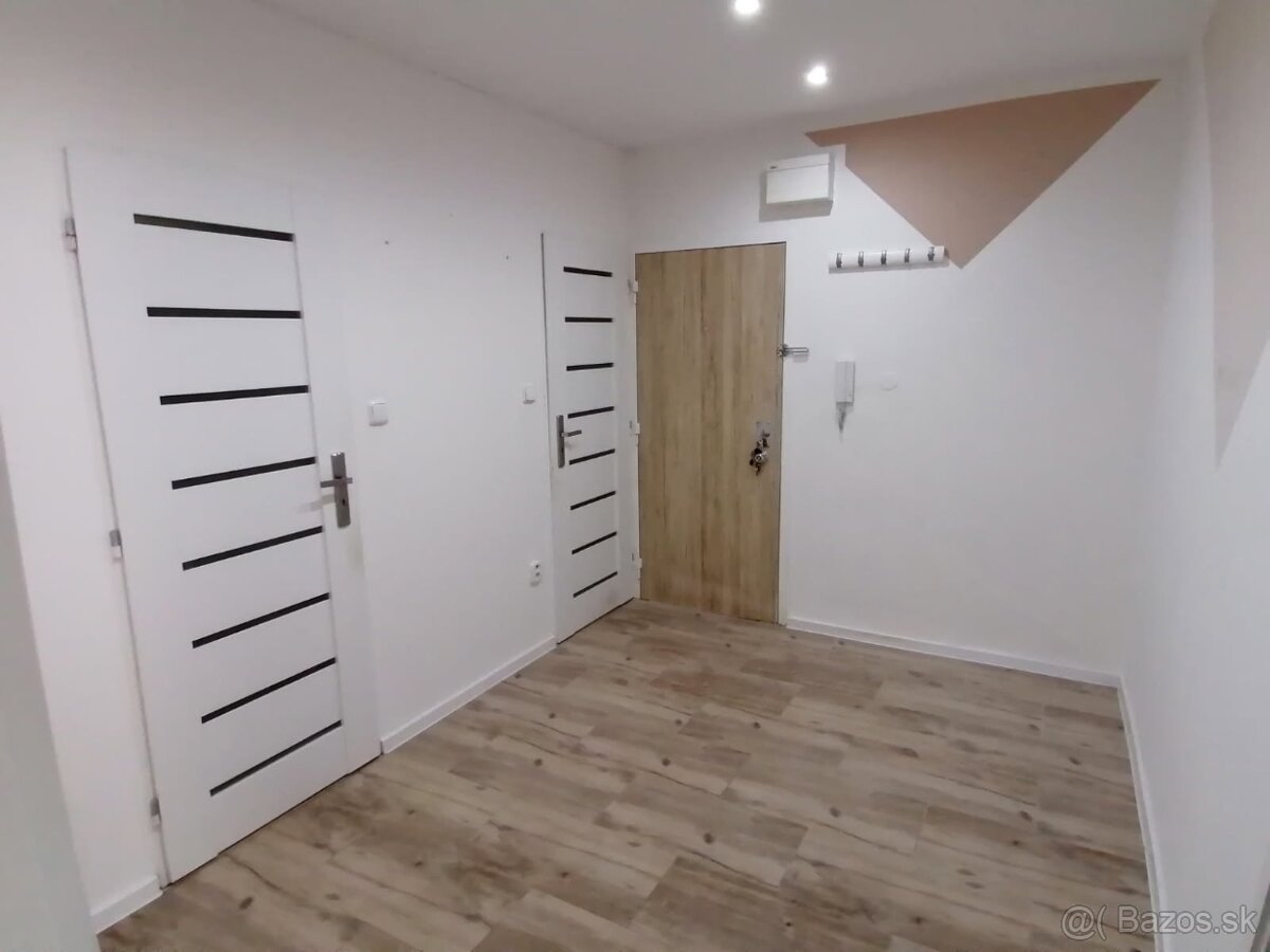 Predaj veľkého 3 izb. bytu v Leviciach - 6