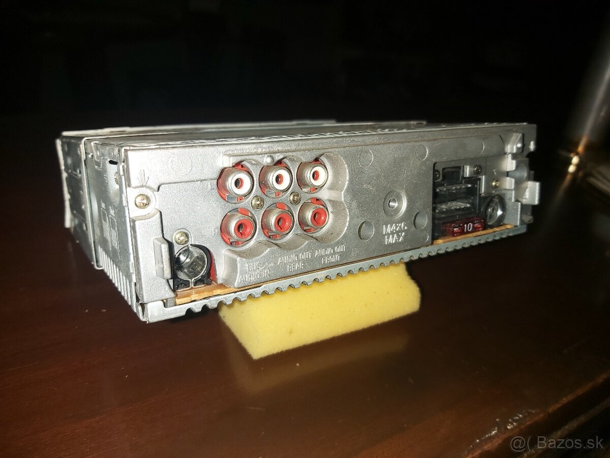 Autorádio Sony a Sencor, dvd s monitorom v opierke - 6