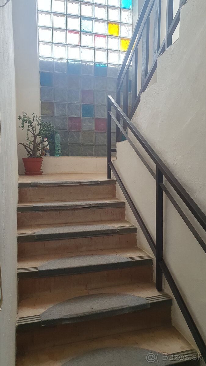 Dom s dvomi garážami Čerenčany - 6