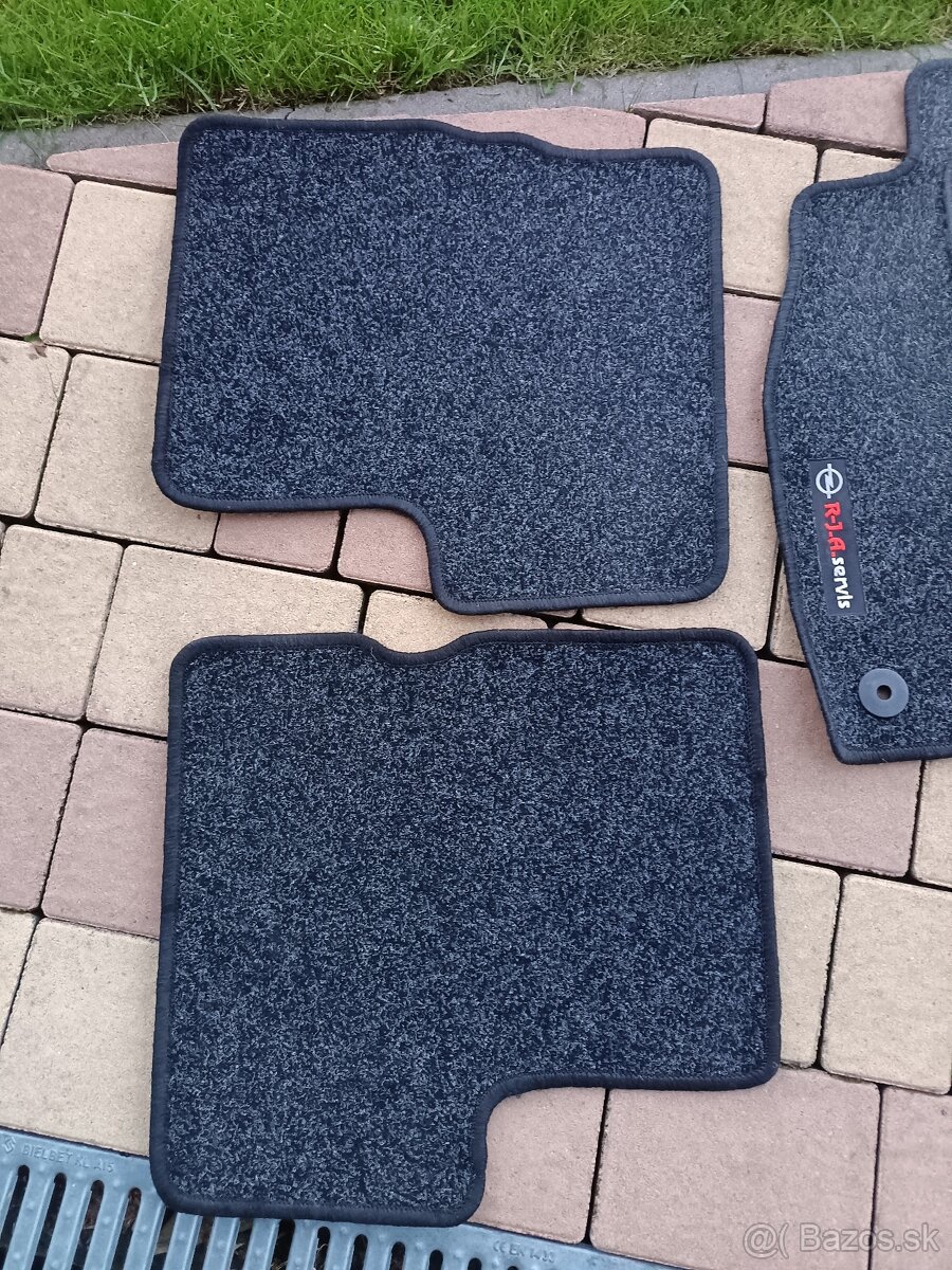 Predám velurove /textilné /auto koberce na opel corsa E. - 6