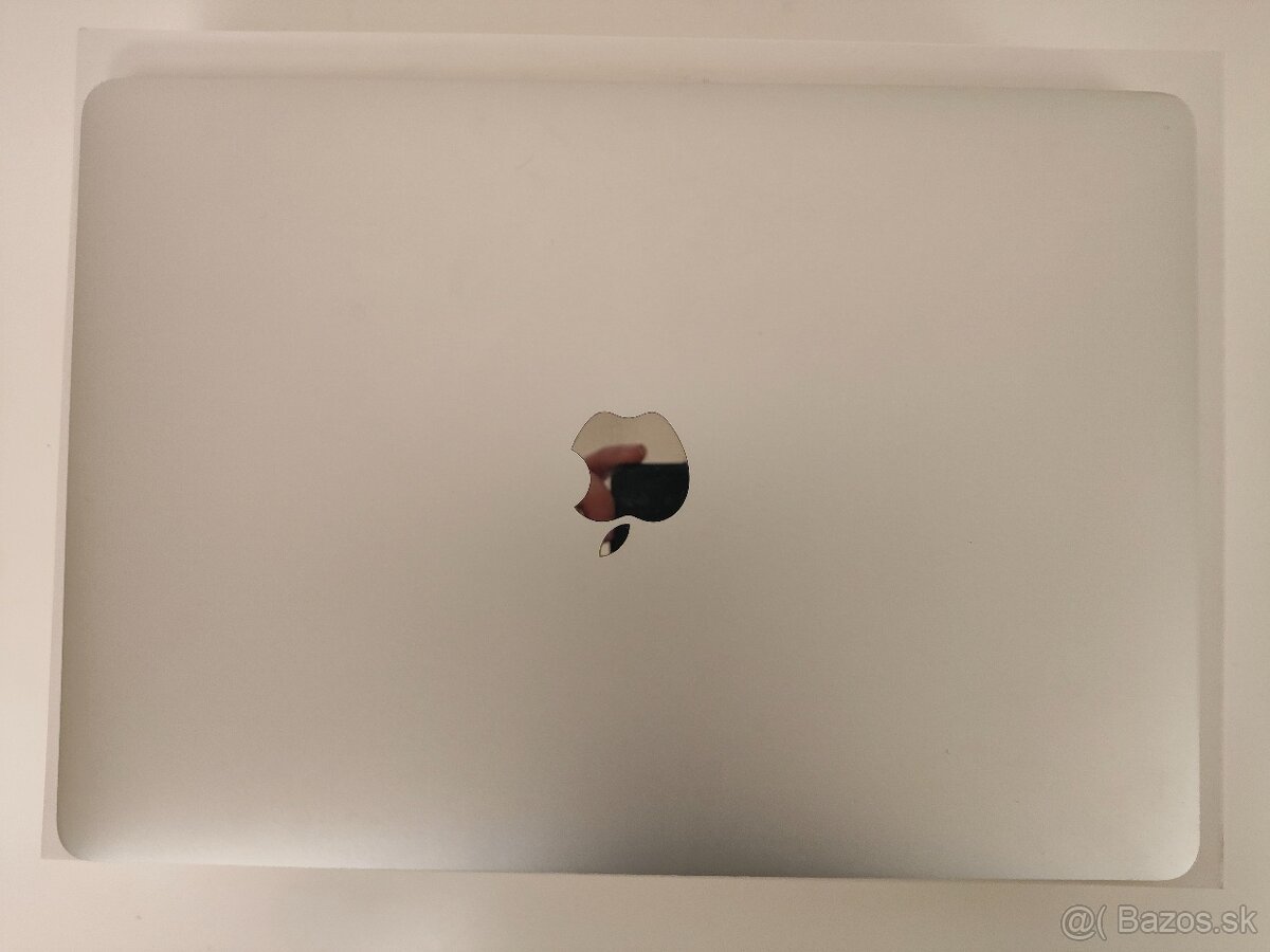 MacBook Pro 2017 | i5 • 8GB • 256GB SSD - 6