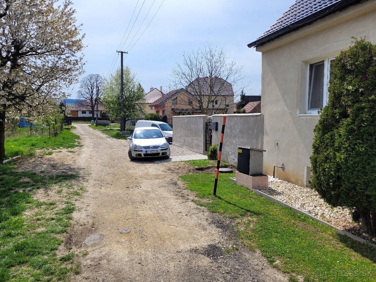 Pozemok 900 m2 v obci Dubovce - 6