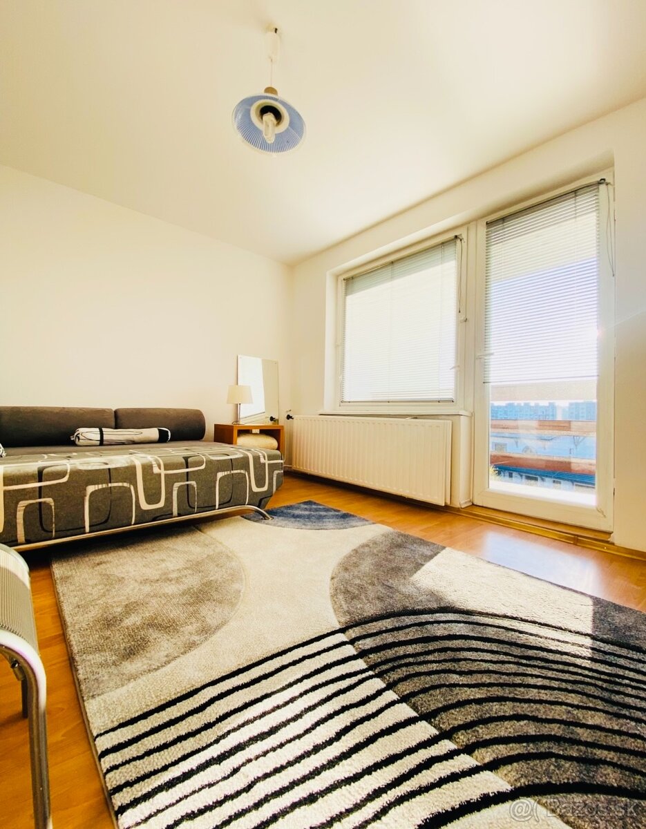 NA PRENÁJOM RODINNÝ DOM V LOKALITE TERASA - 6