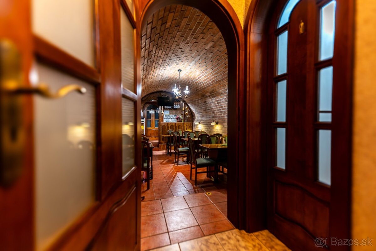 Predám vináreň s dvomi garážami - 6