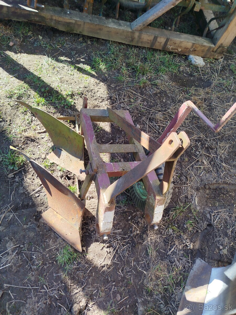 Vlečka a náradie k malotraktoru. - 6