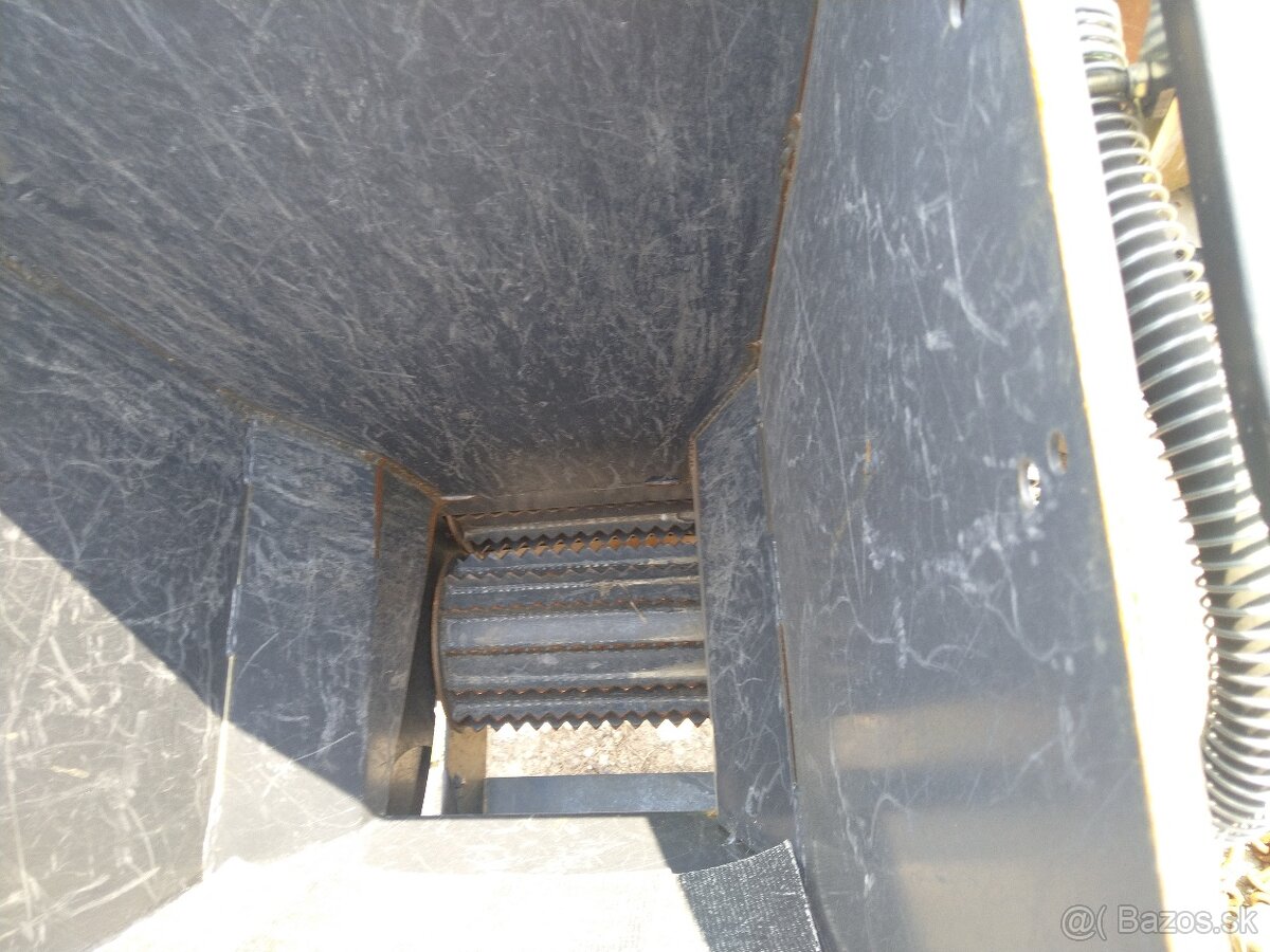 Štiepkovač , Drvič za traktor Dabaki BX92RS - 6