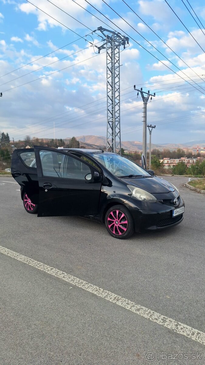 Toyota Aygo 1.0 benzín 2007 - 6