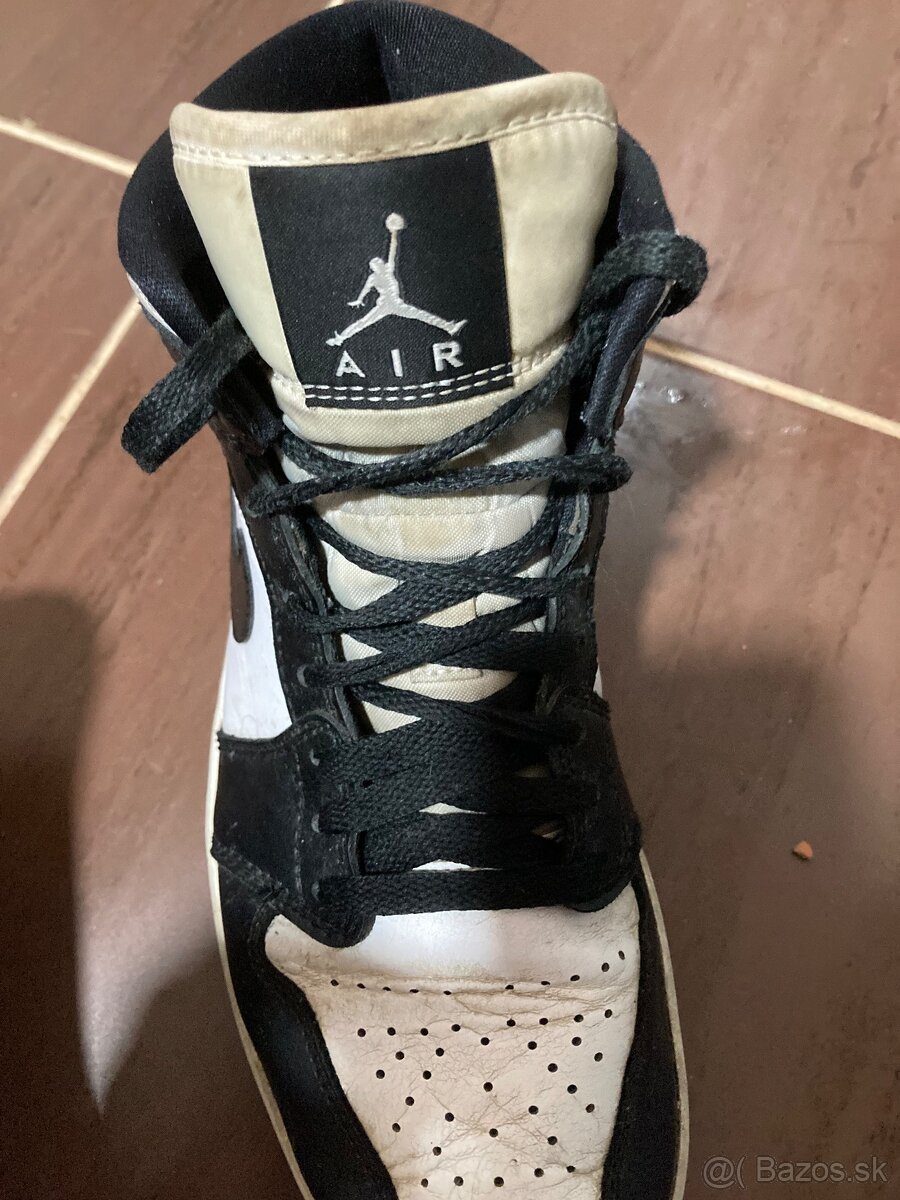 AIR JORDAN 1 Mid - 6