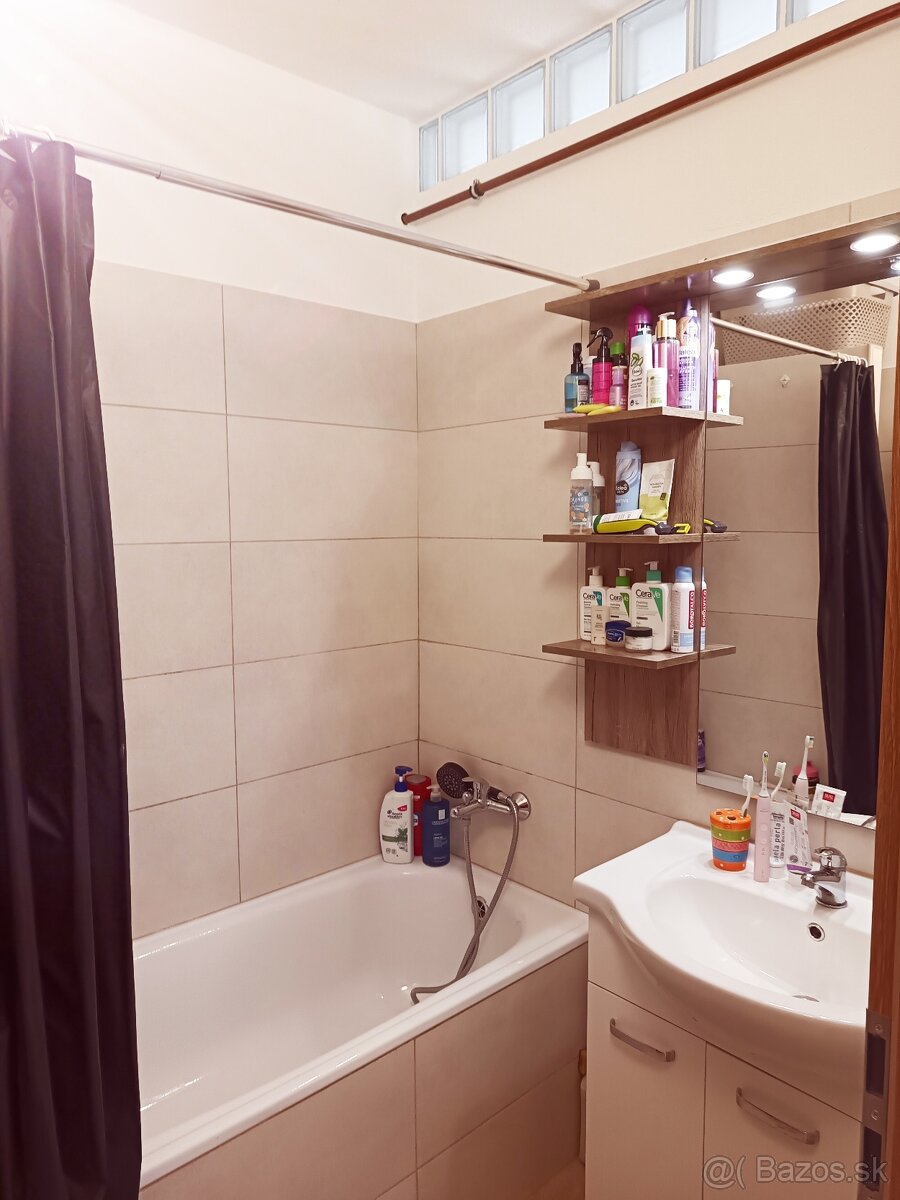 Predaj 2 i byt prerob. na 3 i. 2 balkóny Nitra - 6