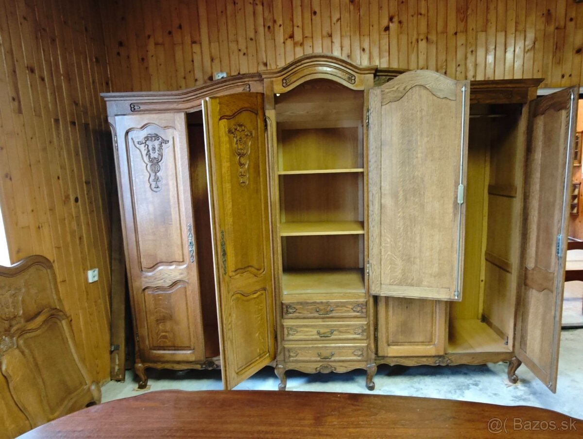 Starožitná skriňa - 6