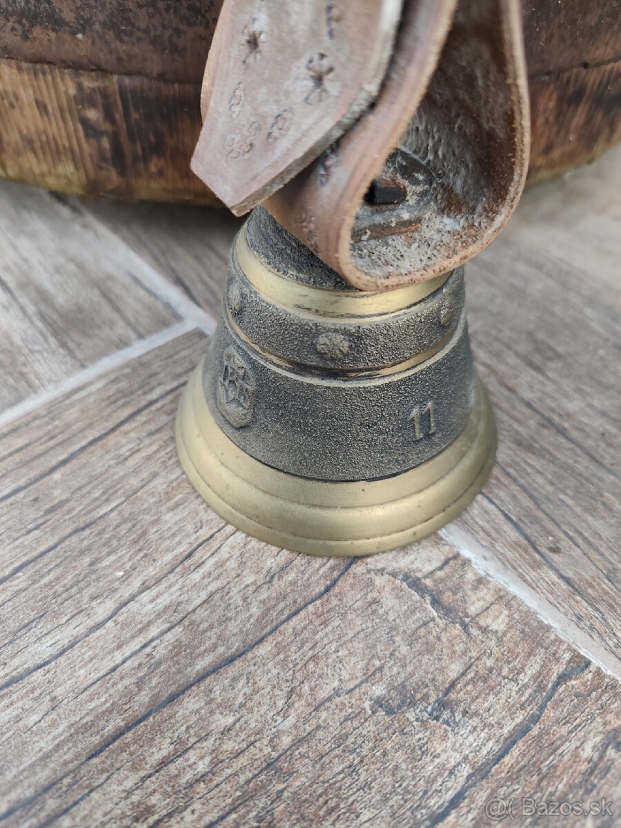 Kravsky zvonec IHS - 6