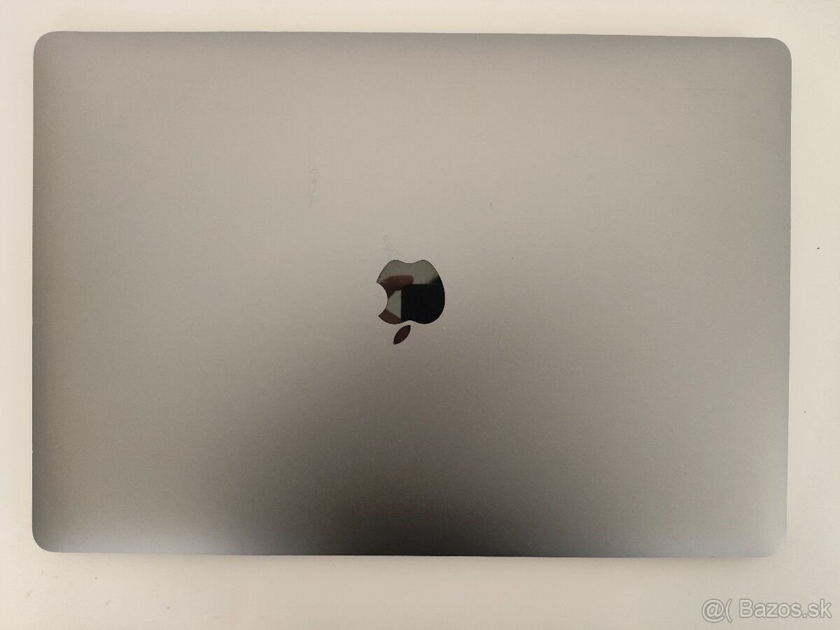 MacBook Pro 15 2017 | i7 • 16GB • 256GB SSD - 6