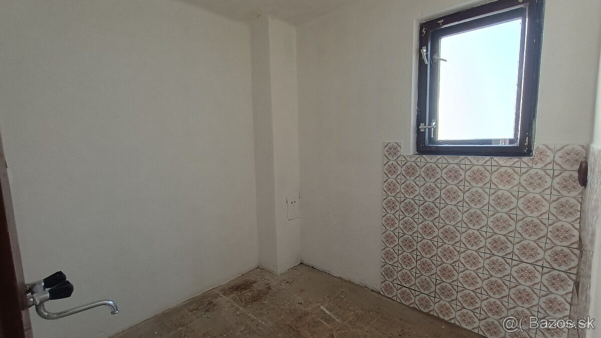 na predaj menší rodinný dom v obcí Bodorová - 6