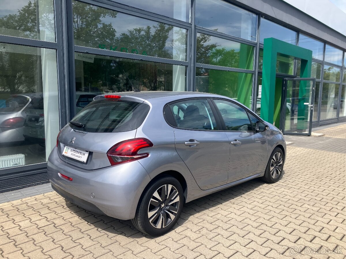 Peugeot 208 1.2i pure tech rok 2019 - 6