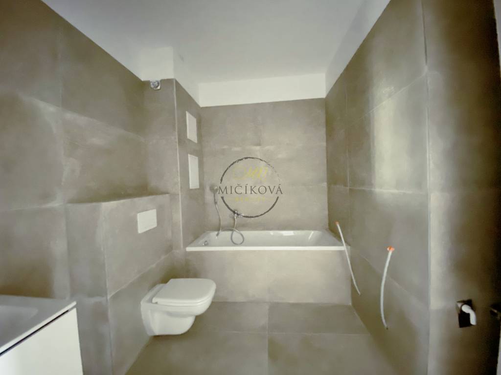 Trojizbový byt s terasou 27,46 m2 v meste Galanta - 6