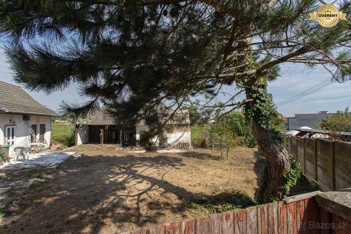 NA PREDAJ starší 3-izbový rodinný dom v Lábe - pôvodný stav - 6