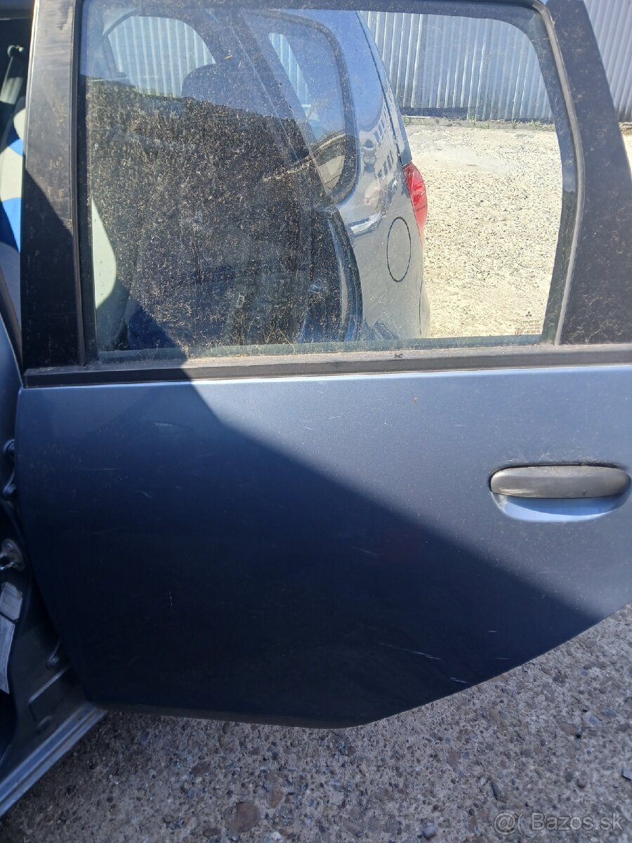 Mitsubishi Colt 1.3 i - rozpredám - 6