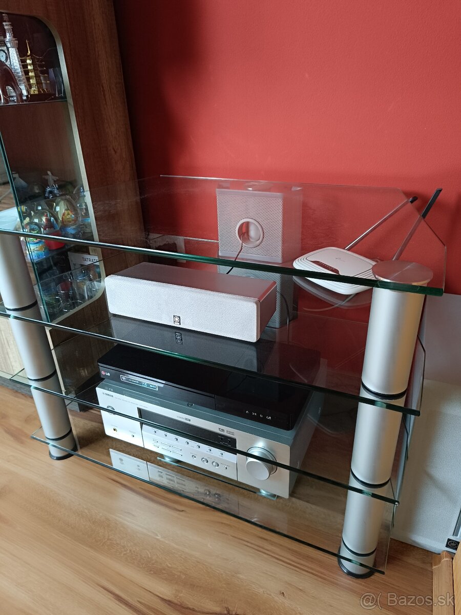 Predám konferenčný stolík, komodu a audio stolík, samostatne - 6