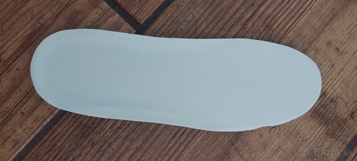 Alexander McQueen - 6