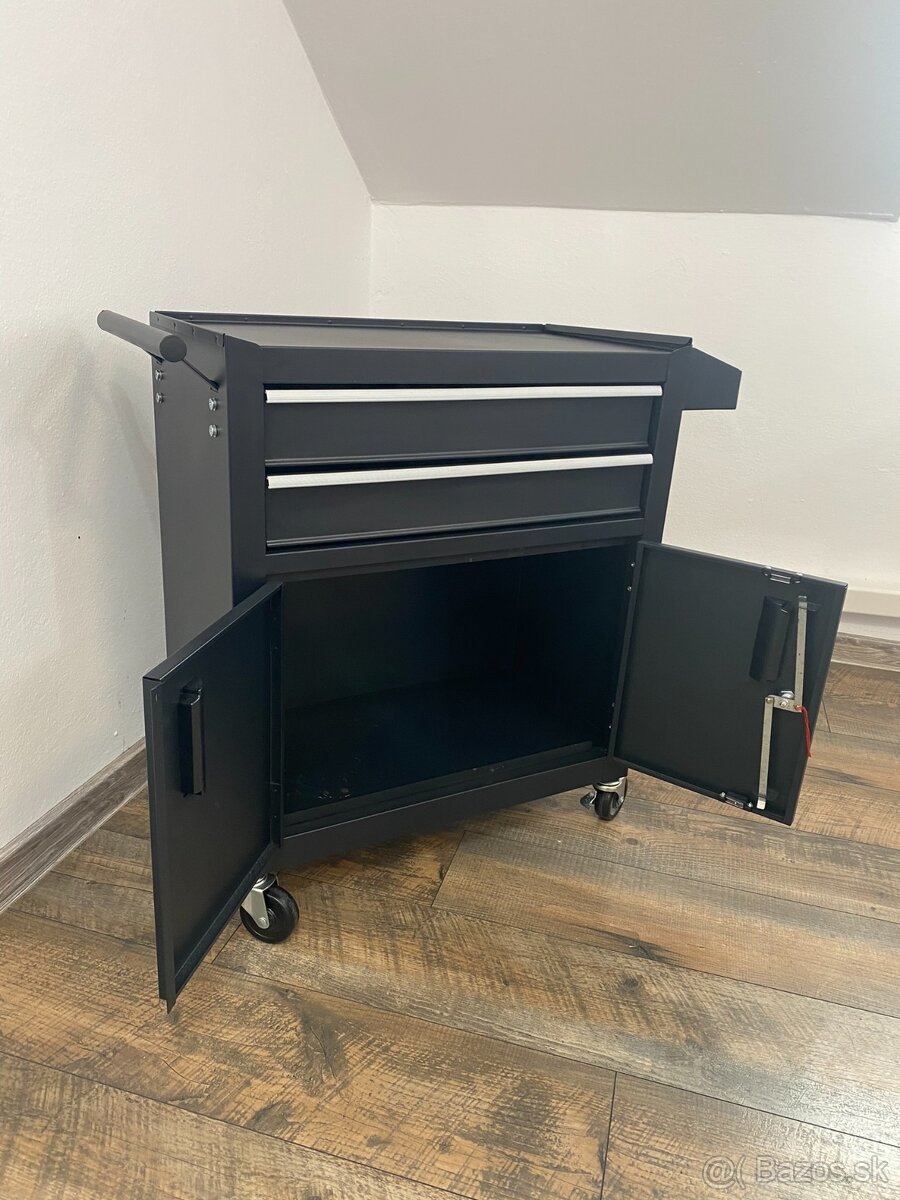 Mobilný stolík na tetovanie - 6