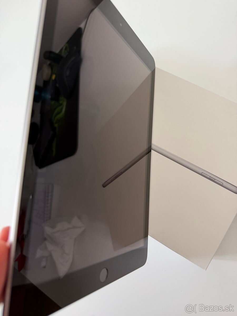 iPad 5th GEN - 6