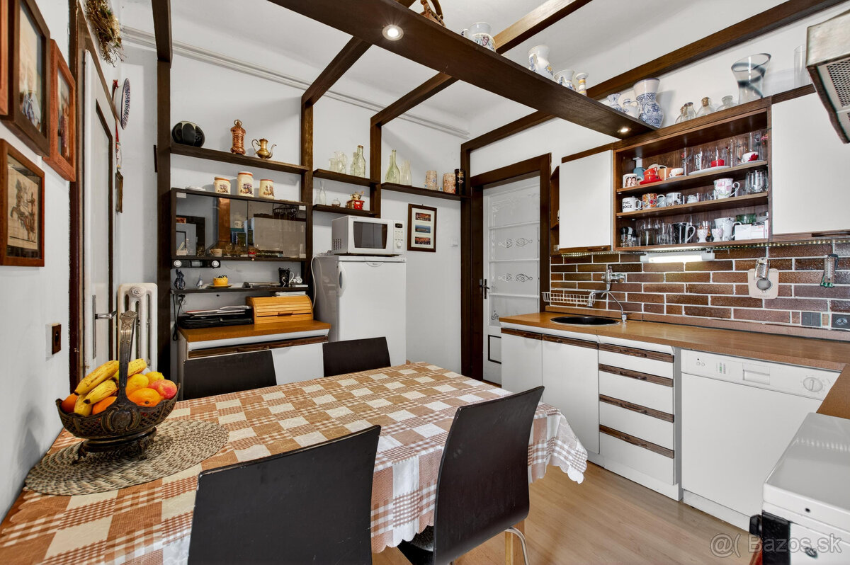 Predaj 3-izbový staromestský byt 91m2 Špitálska ul., výťah, - 6