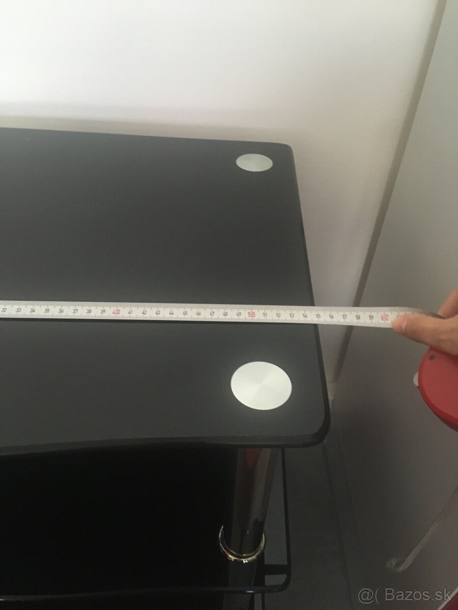 Skleneny TV stolik - 6