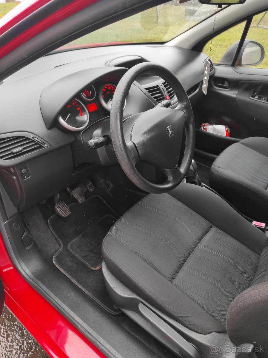 Peugeot 207 1.4i rv 2009 - 6
