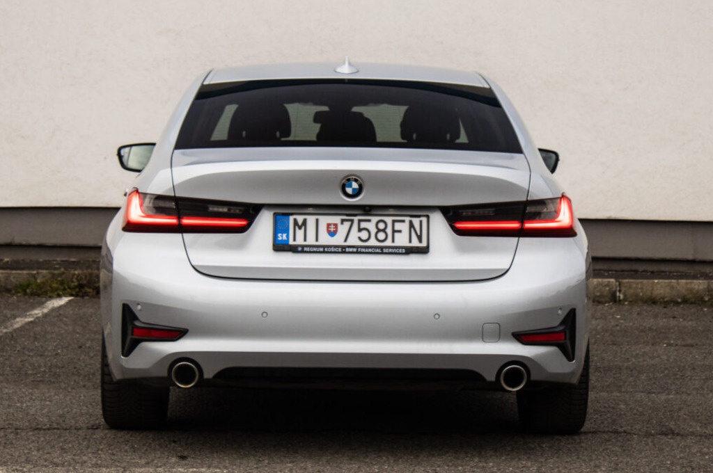 BMW 320i 2019 - 6