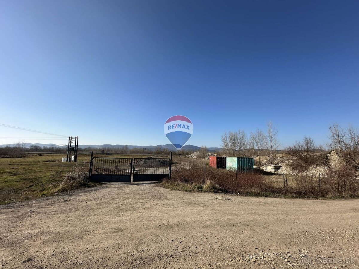 Predaj priemyselného /skladového pozemku priamo pri diaľnici - 6