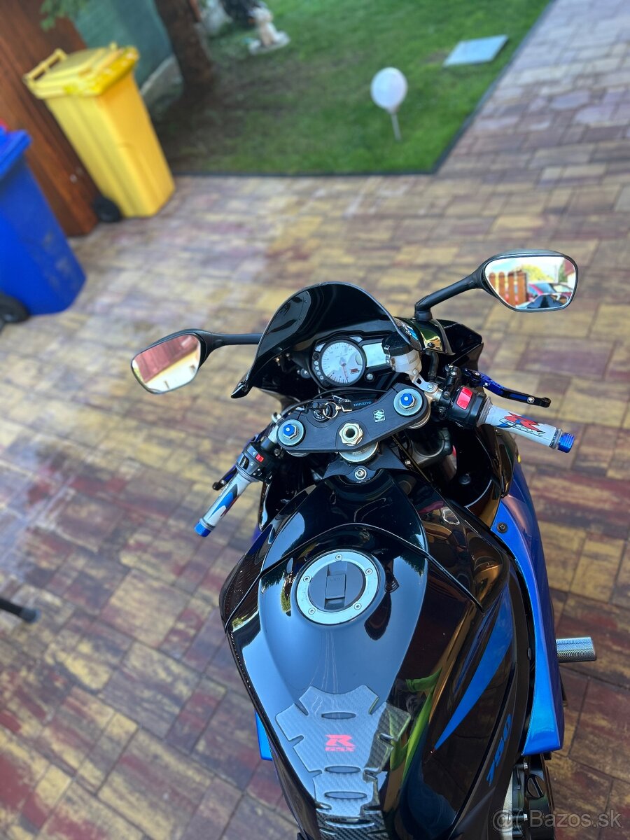 Suzuki gsxr 750 k7 - 6