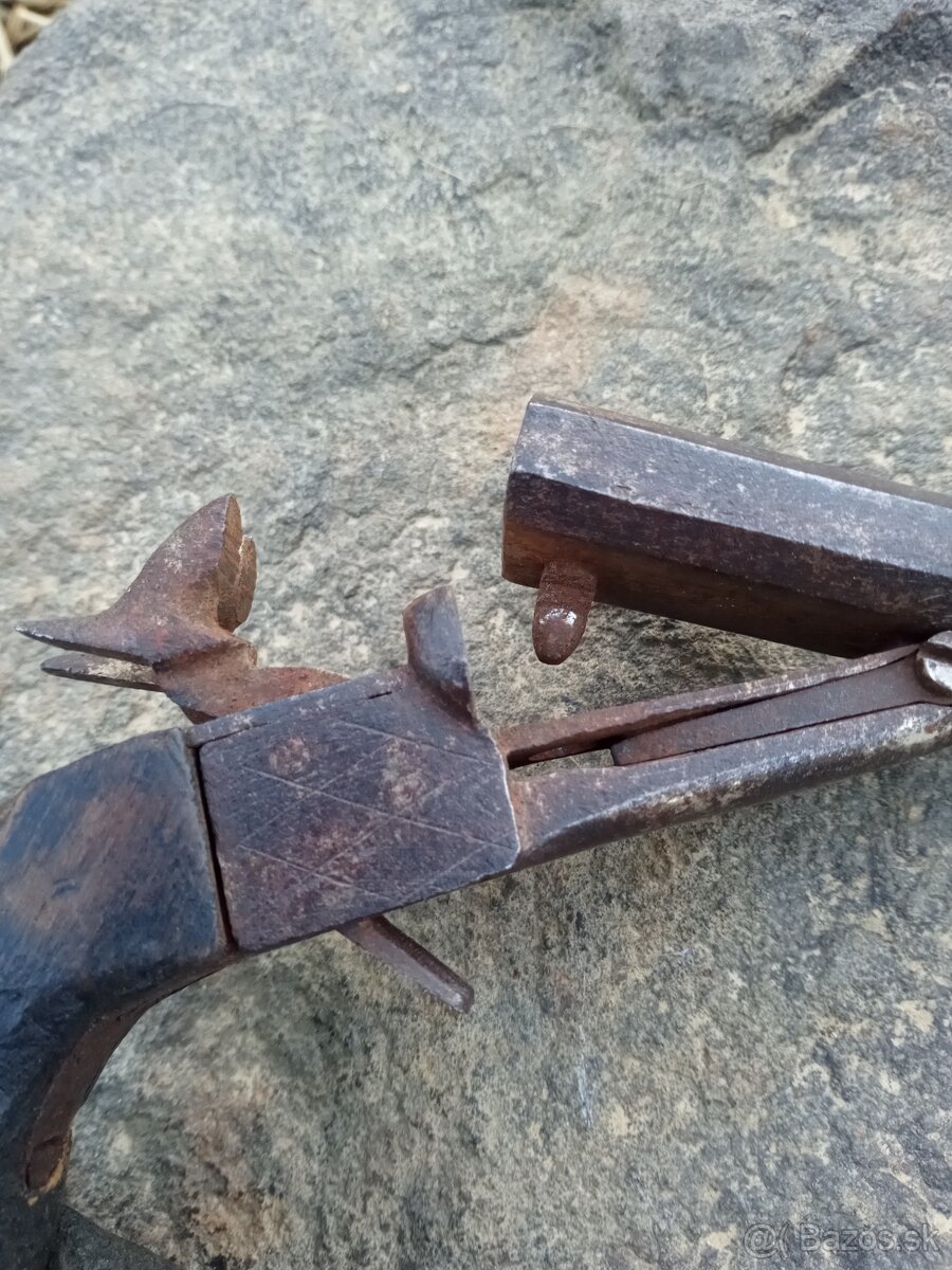 Lefosovy pištoľ dvojhlavnovy - 6