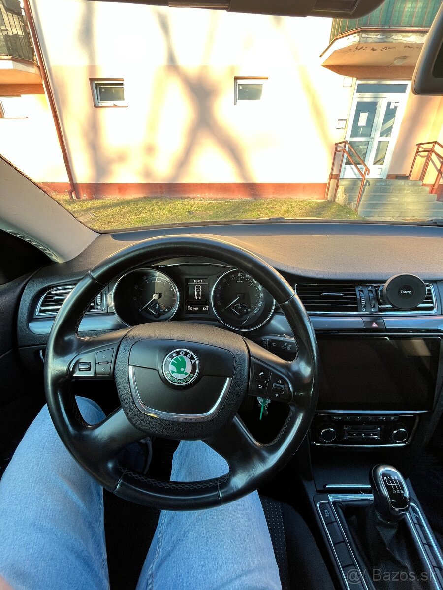 SKODA SUPERB - 6