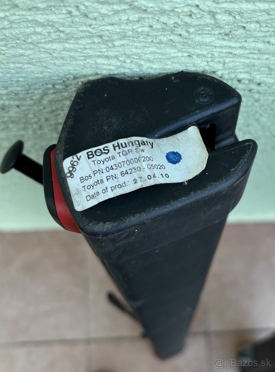 Sieť batožinového priestoru- oddeľovník - 6