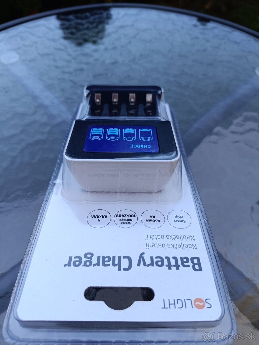 Predám nabíjačku batérií Solight DN25 - 6