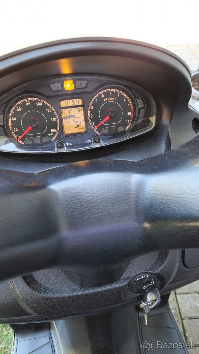 Predám Suzuki Burgman 200 - 6