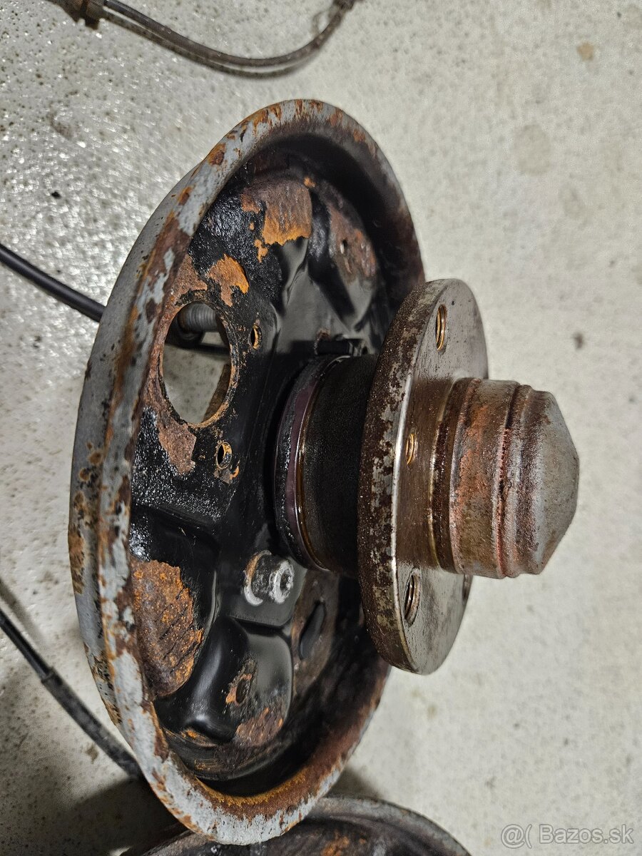 Fiat 500 2007-2015 loziska zadnich kol - 6