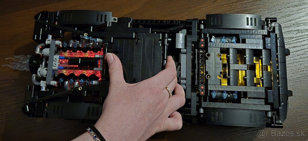 LEGO Technic 42127 - 6