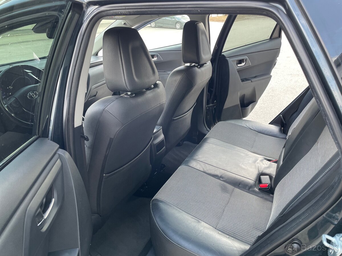 Toyota Auris 2016, 1.6i, automat - 6