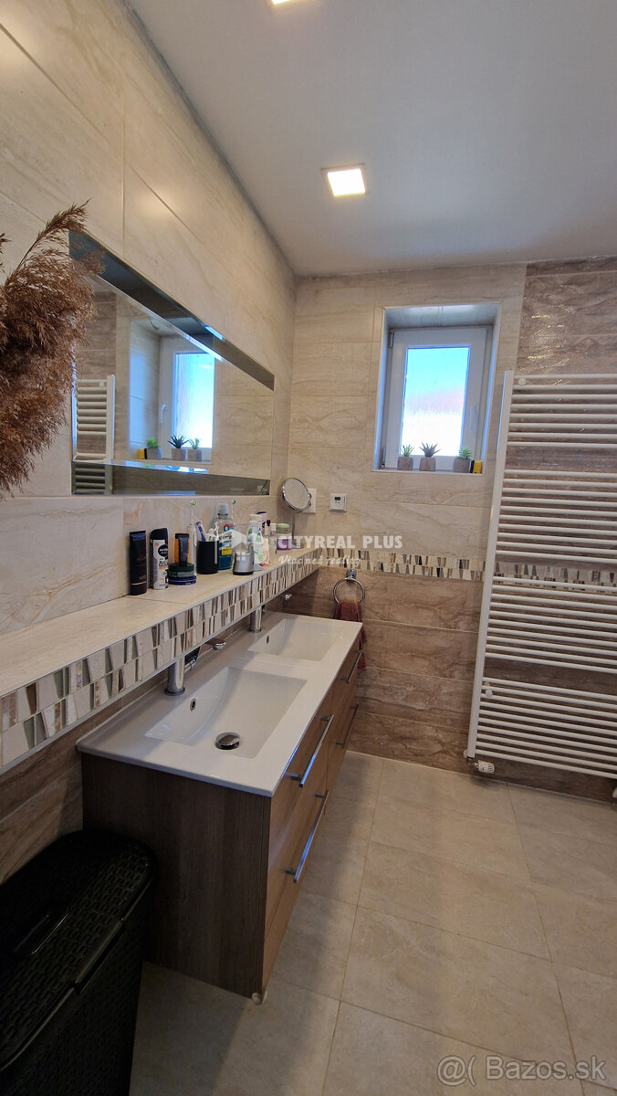 Na predaj 9 izbový rodinný dom v meste Šurany - 6