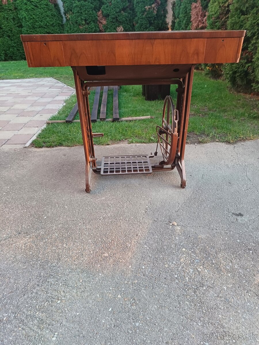 Šijací stroj Minerva 122 - 6