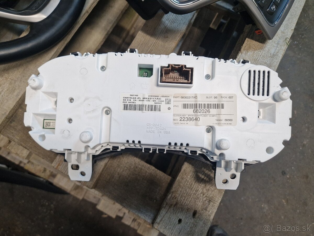 Diely interiéru Jeep Grand Cherokee WK2 2017 Summit - 6