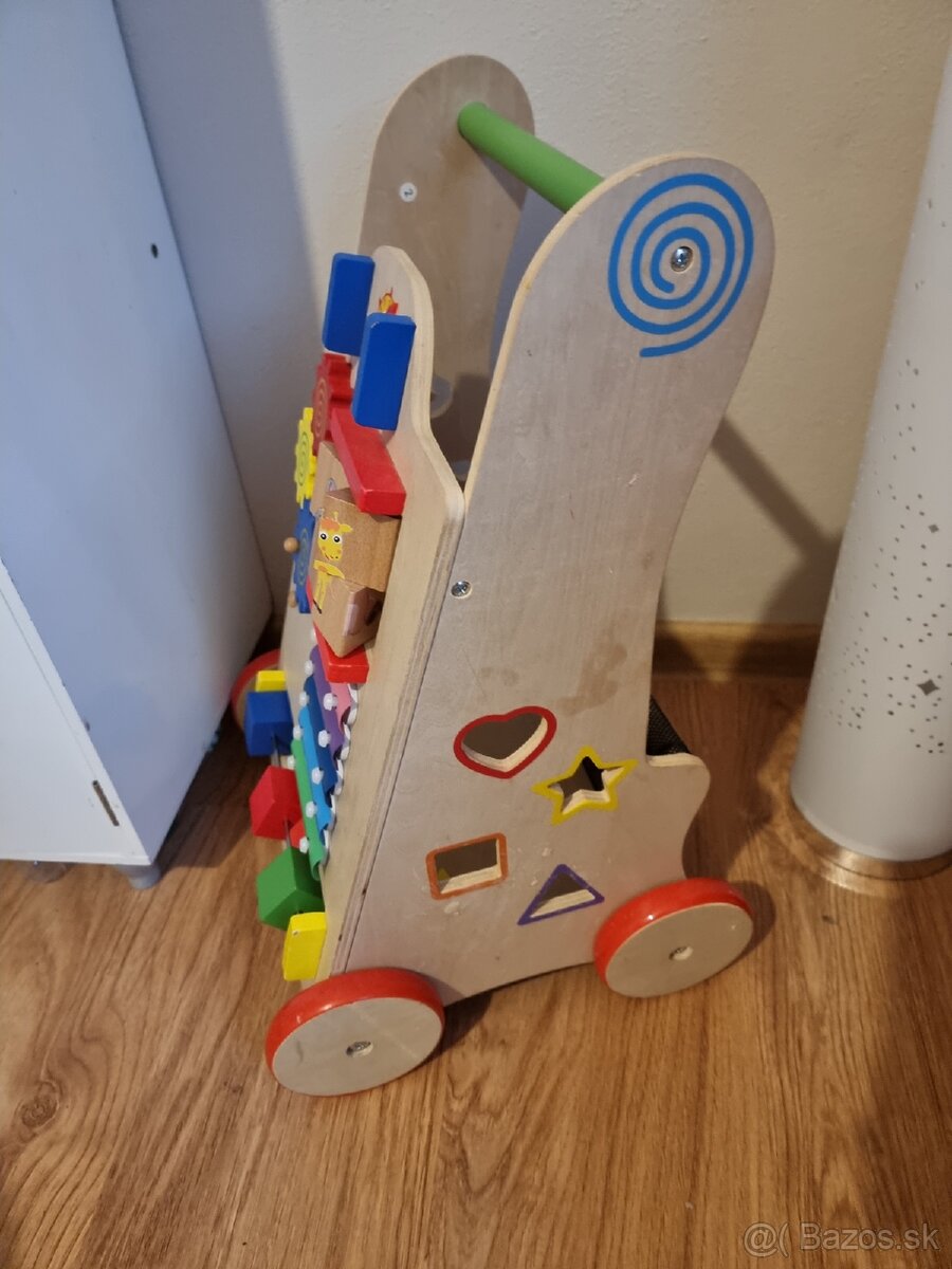 Chodítko drevené a plastové hracie - 6