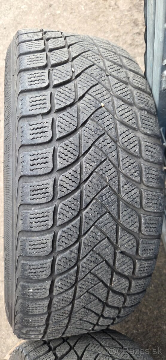 Predám zimný komplet na audi. - 6