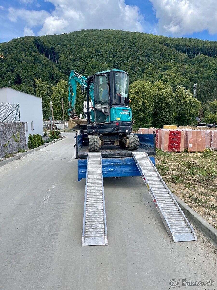 Zemné a výkopove práce Autodoprava Bager Minibage UNC - 6