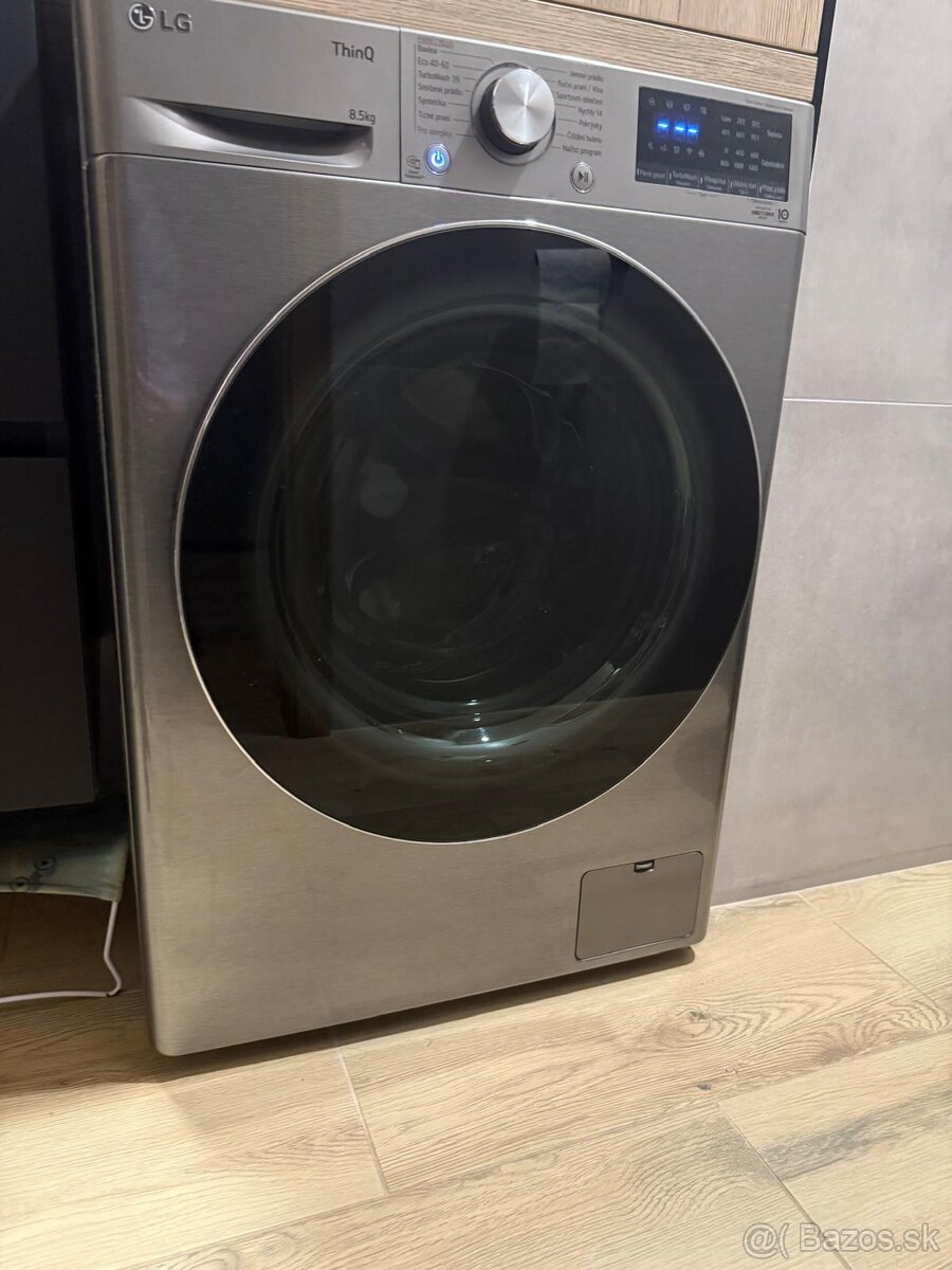 Úzka spredu plnená práčka LG strieborná - 6